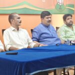 *ಮೋಜು ಮಸ್ತಿಗಾಗಿ ಲವರ್ ಜತೆ ಸೇರಿ ಸ್ನೇಹಿತೆಯರಿಗೆ ಪಂಗನಾಮ ಹಾಕಿದ ಮಿತ್ರದ್ರೋಹಿ ಯುವತಿ*