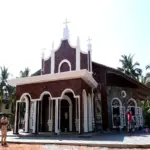 ಕುತ್ತಿಗೆಗೆ ಶೂ ಲೇಸ್‌ನಿಂದ ಬಿಗಿದು ಇಂಟರ್‌ಲಾಕ್‌ಗೆ ಕಟ್ಟಿದ ಸ್ಥಿತಿಯಲ್ಲಿ ಕೊಳೆತ ಶವ ಪತ್ತೆ