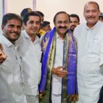 ಮೈಸೂರು ದಸರಾದಲ್ಲಿ ಕಂಬಳ ನಿಶ್ಚಿತ: ಹೈಪವರ್ ಕಮಿಟಿ ಸಭೆಯಲ್ಲಿ ಅಧಿಕೃತ ತೀರ್ಮಾನ  ಮುಖ್ಯಮಂತ್ರಿಯನ್ನು ಸನ್ಮಾನಿಸಿದ ಜಿಲ್ಲಾ ಕಂಬಳ ಸಮಿತಿ