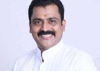 ಸಚಿವ ಪ್ರಿಯಾಂಕ್ ಖರ್ಗೆ ಕೂಡಲೇ ಬಹಿರಂಗ ಕ್ಷಮೆಯಾಚಿಸದಿದ್ದರೆ ಉಗ್ರ ಹೋರಾಟ:ಕಿಶೋರ್ ಕುಮಾರ್ ಪುತ್ತೂರು
