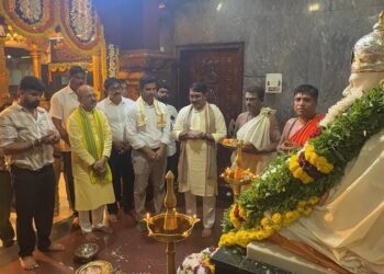 ಕುದ್ರೋಳಿ ಶ್ರೀ ಗೋಕರ್ಣನಾಥ ಕ್ಷೇತ್ರಕ್ಕೆ ದ.ಕ. ಜಿಲ್ಲಾಧಿಕಾರಿ ದರ್ಶನ್ ಎಚ್.ವಿ ಭೇಟಿ
