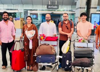 ರಾಷ್ಟ್ರಪ್ರಶಸ್ತಿ ವಿಜೇತ ತುಳುನಾಡಿನ ಕಲಾವಿದರು ತಾಯ್ನಾಡಿಗೆ: ಏರ್ ಪೋರ್ಟ್ ನಲ್ಲಿ ಆತ್ಮೀಯ ಸ್ವಾಗತ