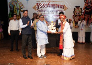 *ಚಂಡೀಗಢದಲ್ಲಿ ರಂಜಿಸಿದ ಹಿಂದಿ ಯಕ್ಷಗಾನ: ‘ಏಕ್ ಭಾರತ್ ಶ್ರೇಷ್ಠ ಭಾರತ್’ ಅಡಿ ‘ಶ್ರೀ ದೇವಿ ಮಹಾತ್ಮೆ’ ಪ್ರದರ್ಶನ